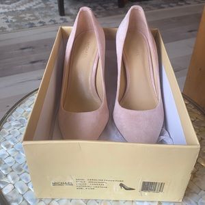 Brand New Michael Kors, never worn size is 6.5